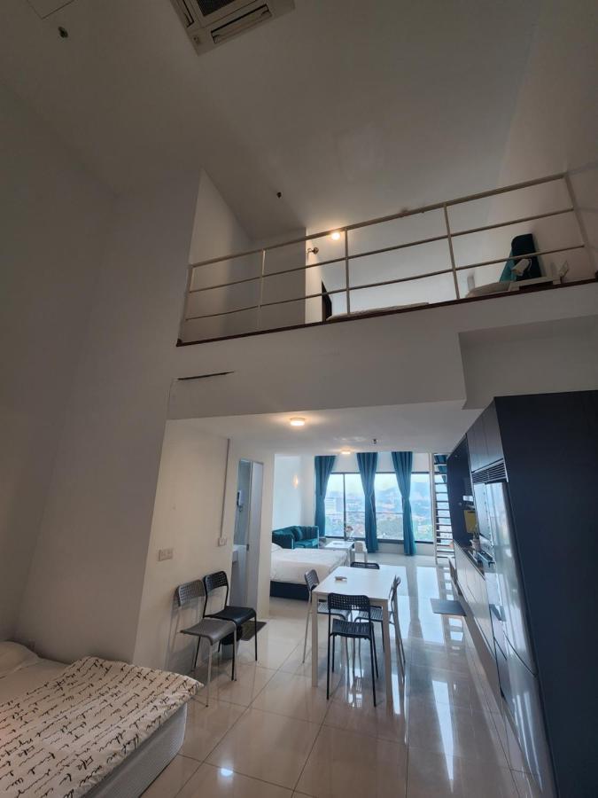 Sunrise Gurney Executive Premium Apartment