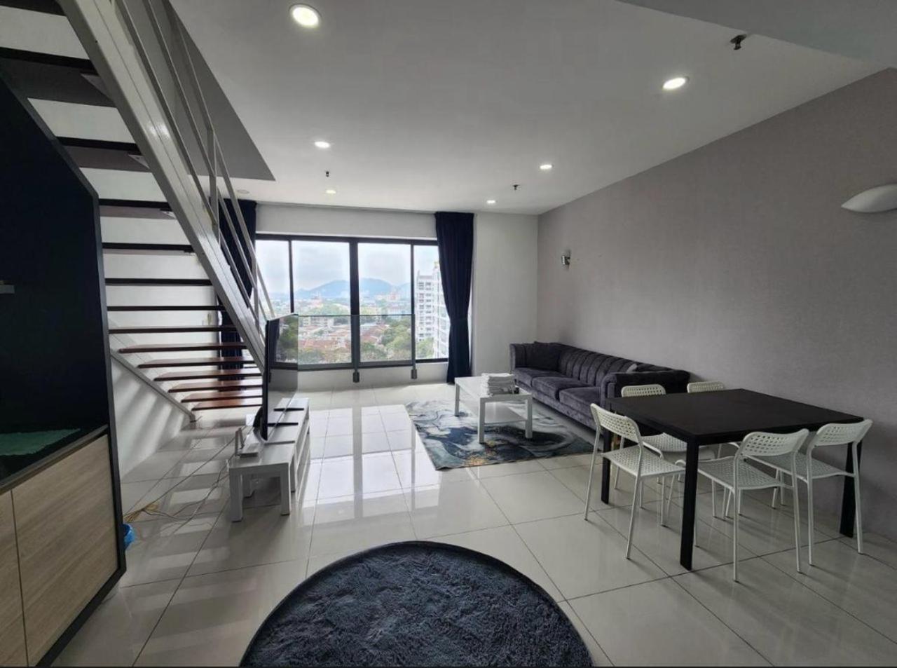 Sunrise Gurney Executive Premium Apartment