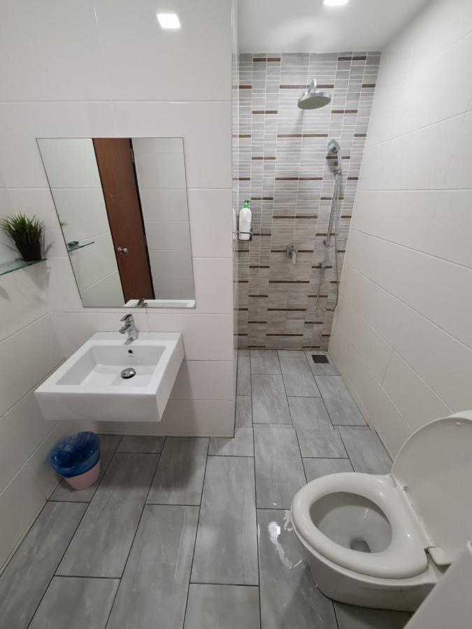 Sunrise Gurney Executive Premium Apartment