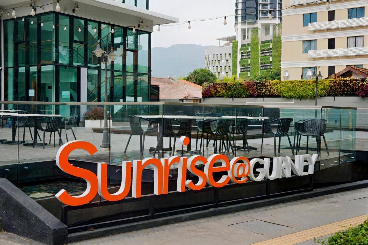 Sunrise Gurney Executive Premium Apartment George Town