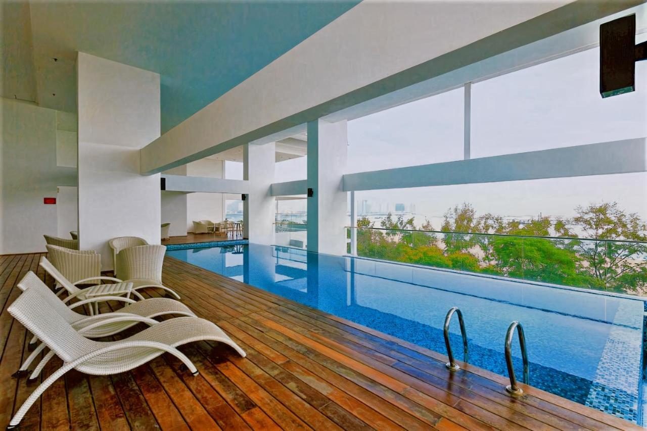Sunrise Gurney Executive Premium Apartment