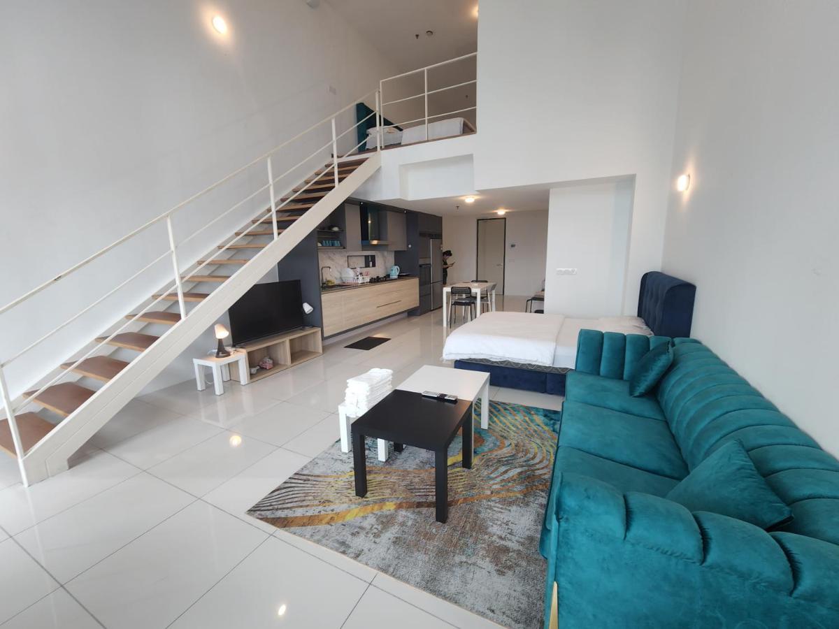 Sunrise Gurney Executive Premium Apartment *