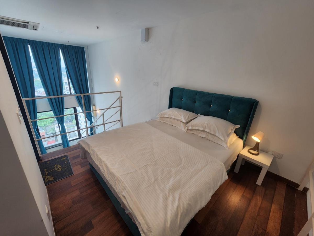 Sunrise Gurney Executive Premium Apartment
