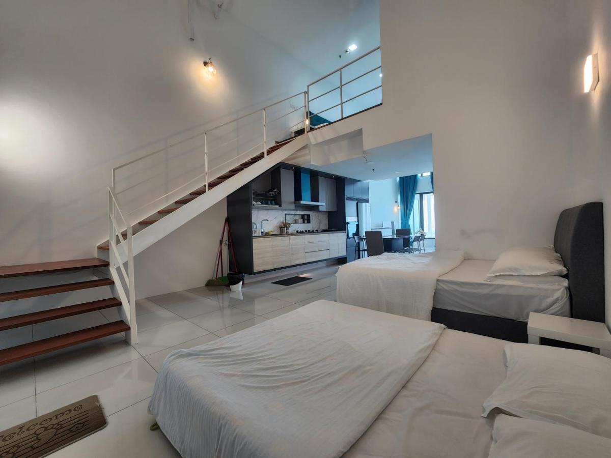 Sunrise Gurney Executive Premium Apartment